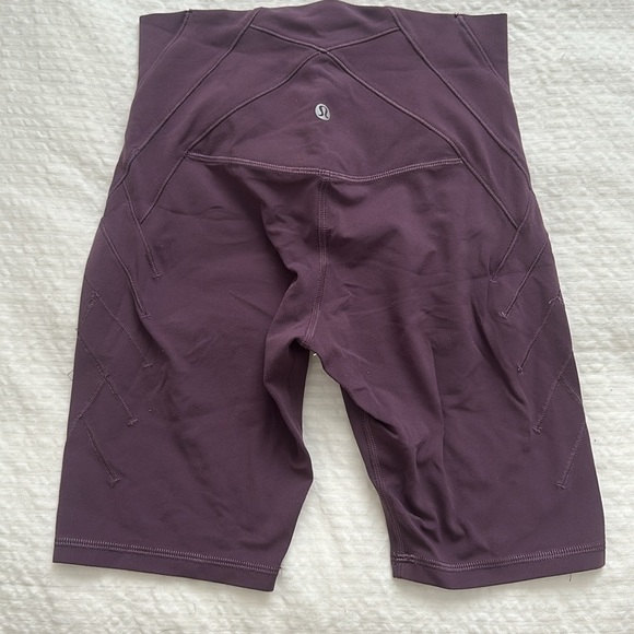 Nulu Fold High Rise Yoga Short 8”, Lululemon, Size 4 - Picture 4 of 5
